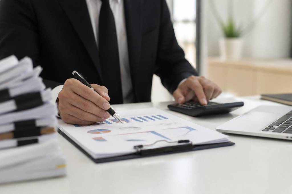 Holding et report des déficits : stratégies juridiques et fiscales pour optimiser la gestion du groupe